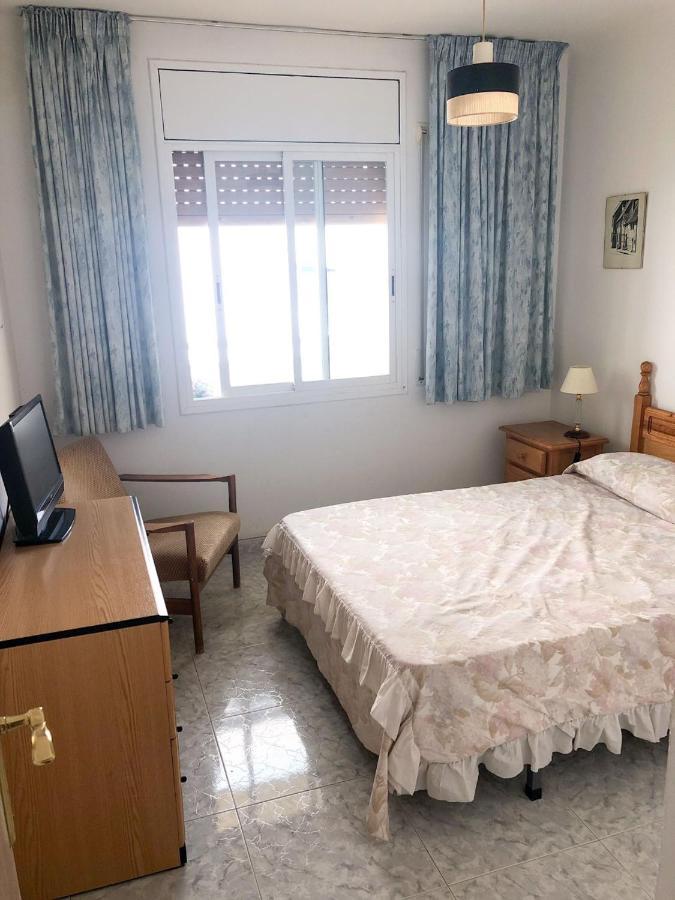 Mari Village Apartamento Luminoso,A 2 Minutos De La Playa 살루 외부 사진