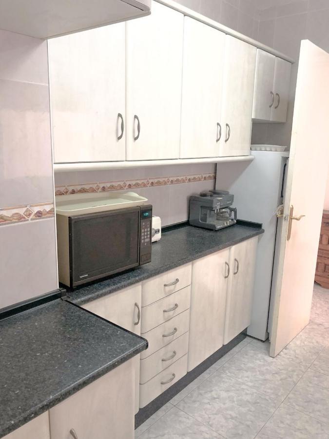 Mari Village Apartamento Luminoso,A 2 Minutos De La Playa 살루 외부 사진